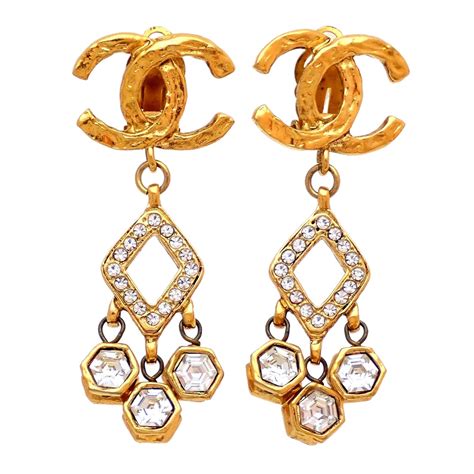 chanel boucle d'oreille vintage|antique chanel earrings.